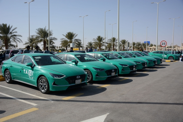 현대자동차가 사우디아라비아에 신형 쏘나타 공항 택시르 대량 수주했다